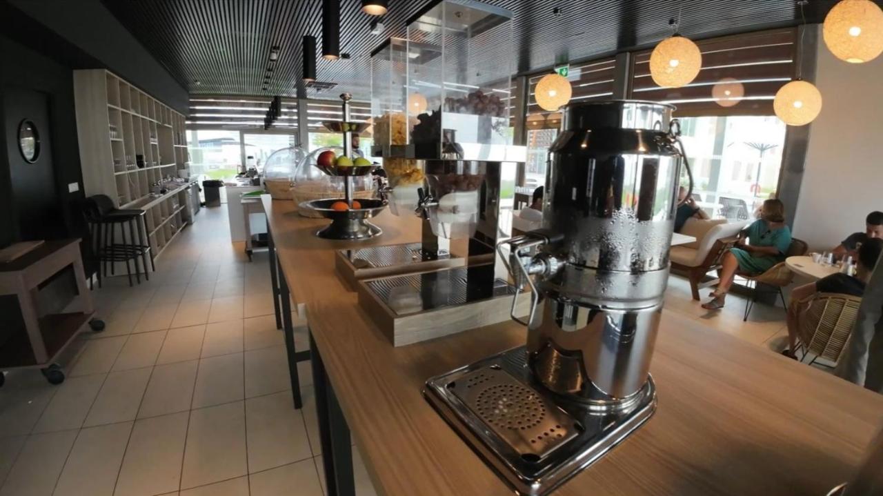 Ibis Styles Mayotte Aeroport Pamandzi Exterior photo